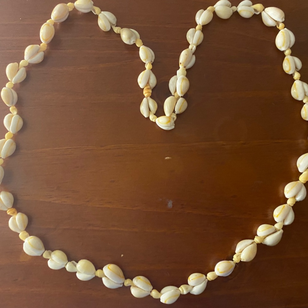 Braided Shell Necklace - Picture 2 of 2